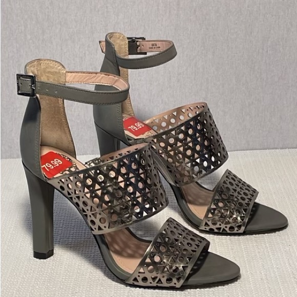 Vince Camuto high heels shoes, size 6M, new with tag. - Picture 8 of 12